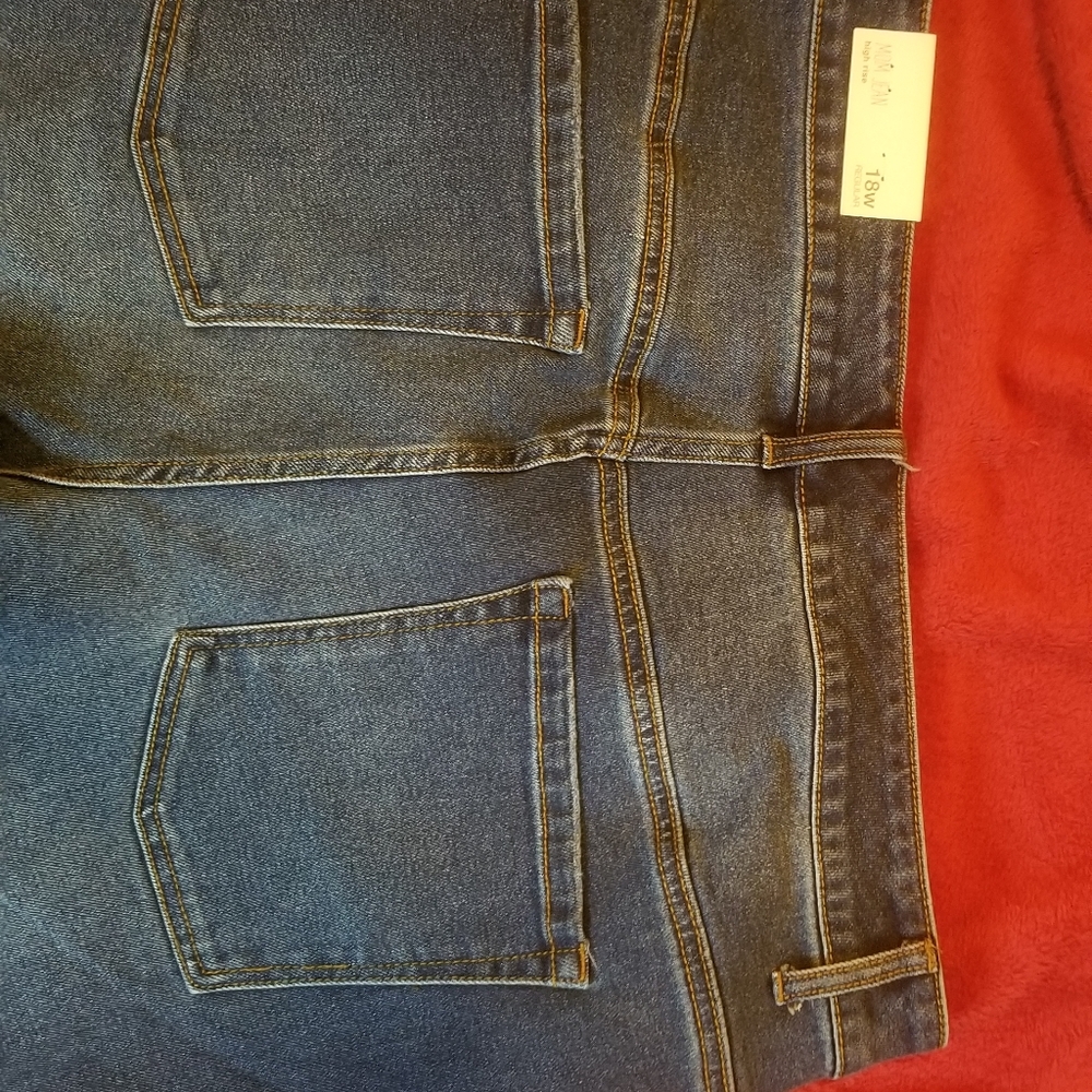 Maurices Mom Jeans 18w. NWT